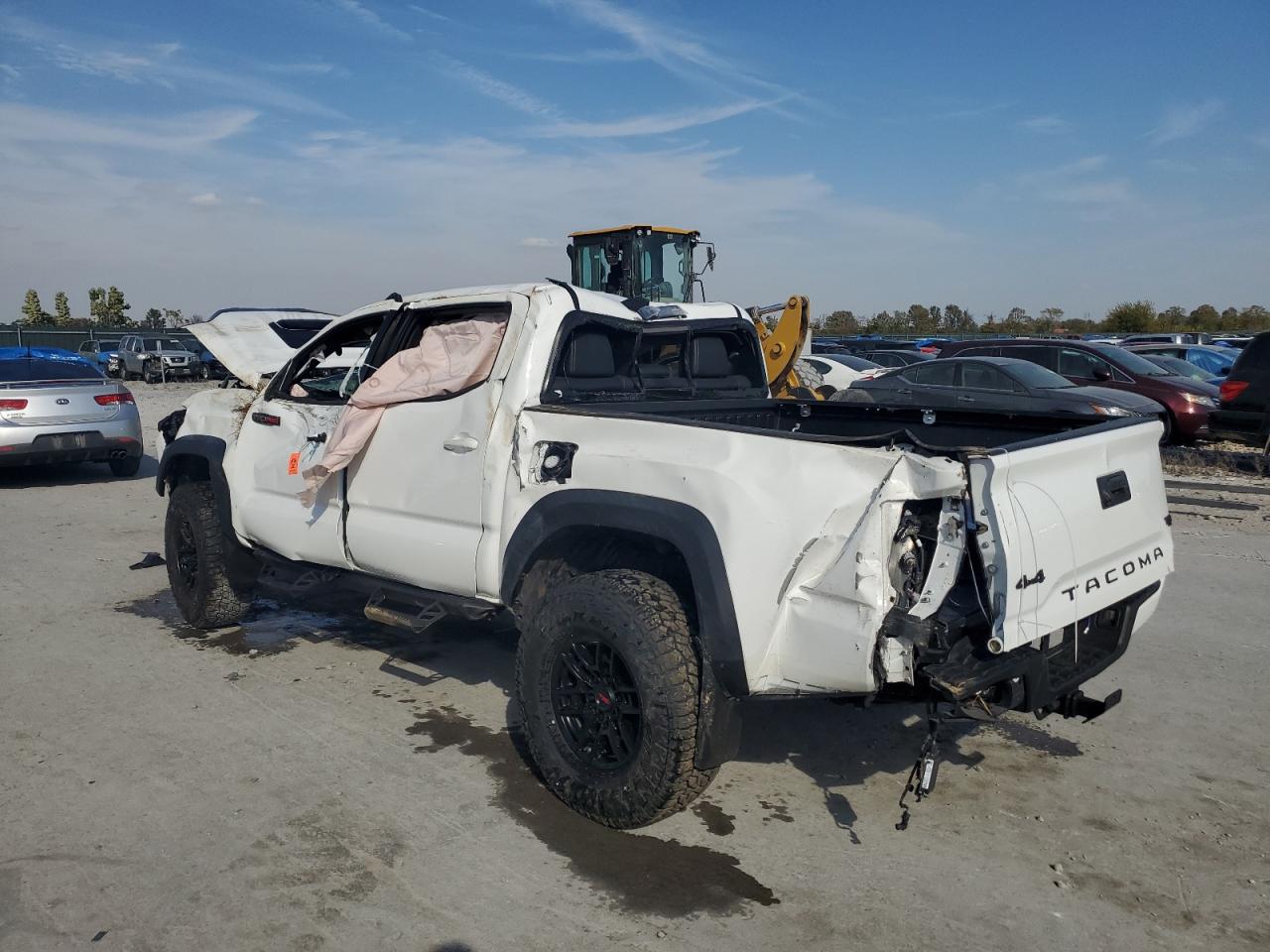 Image 2 of 2020 TOYOTA TACOMA DOUBLE CAB 2020 with VIN 5TFCZ5AN5LX217937