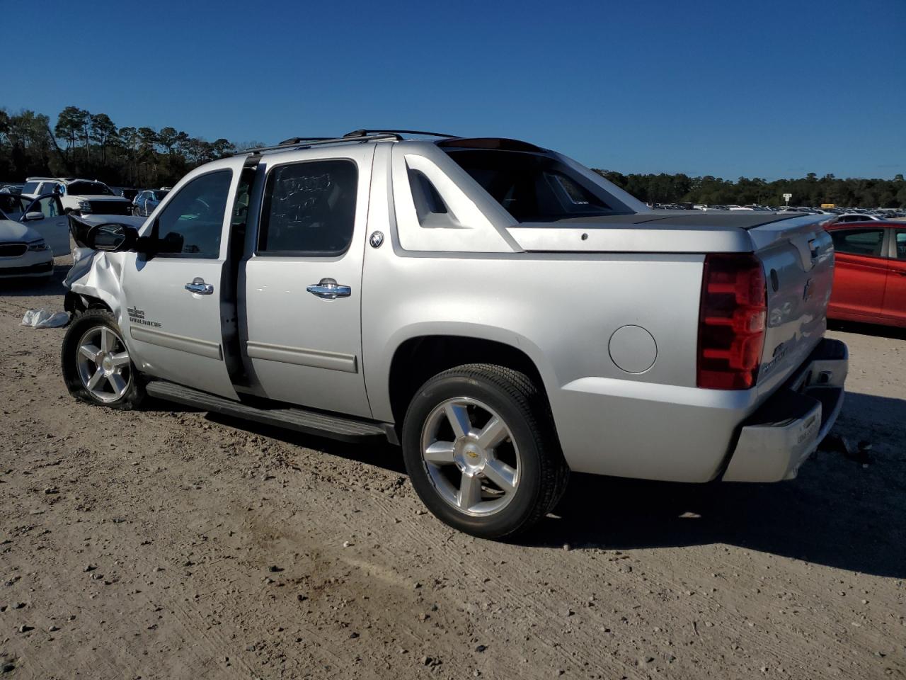 Изображение 2 2013 CHEVROLET AVALANCHE LS 2013 с VIN 3GNMCEE01DG296041