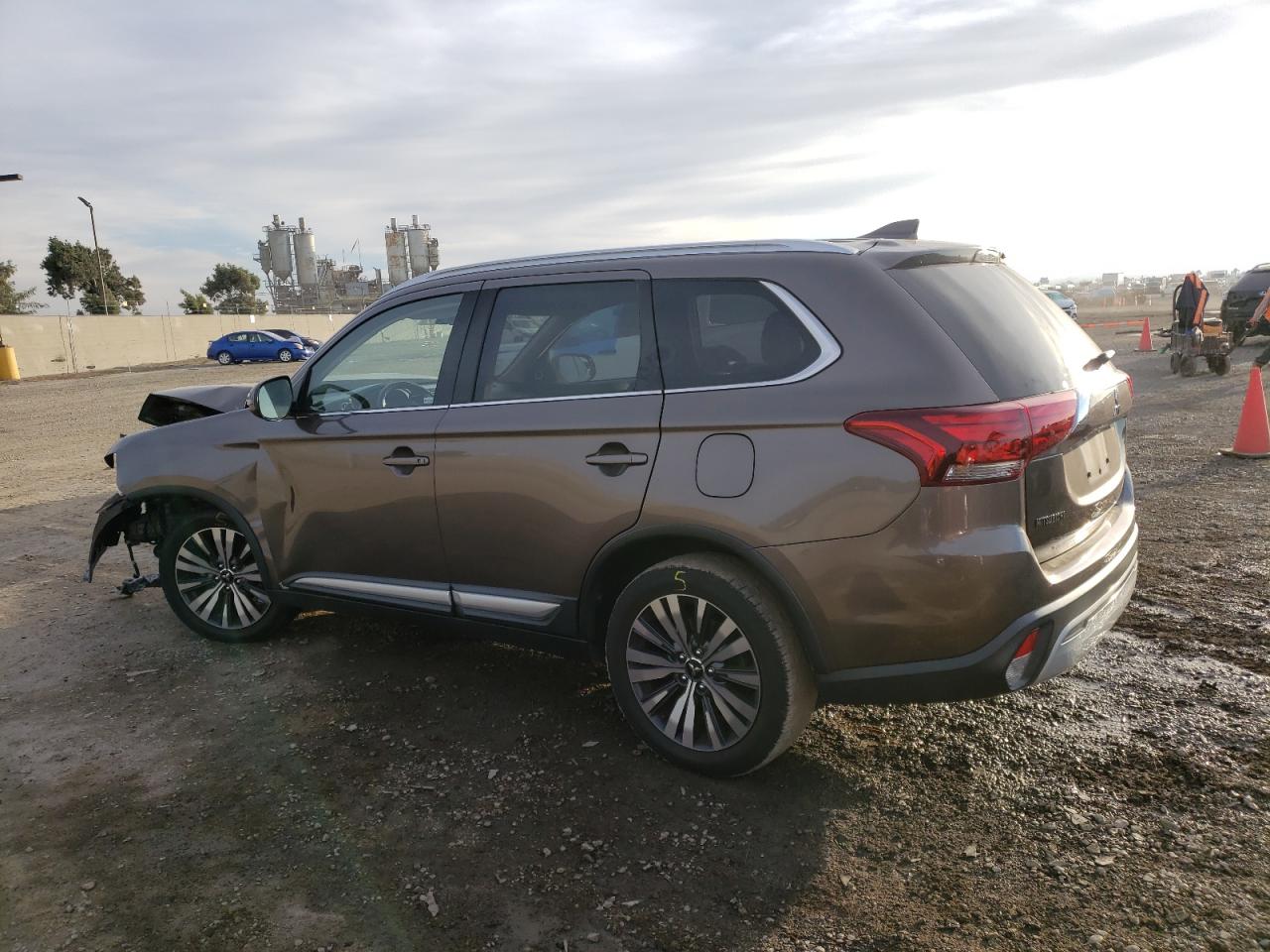 Изображение 2 2019 MITSUBISHI OUTLANDER SE 2019 с VIN JA4AD3A37KZ006616