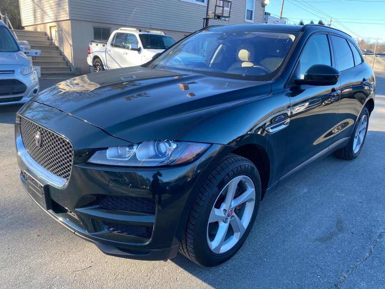 Image 1 of 2017 JAGUAR F-PACE PREMIUM 2017 with VIN SADCJ2BV3HA079012