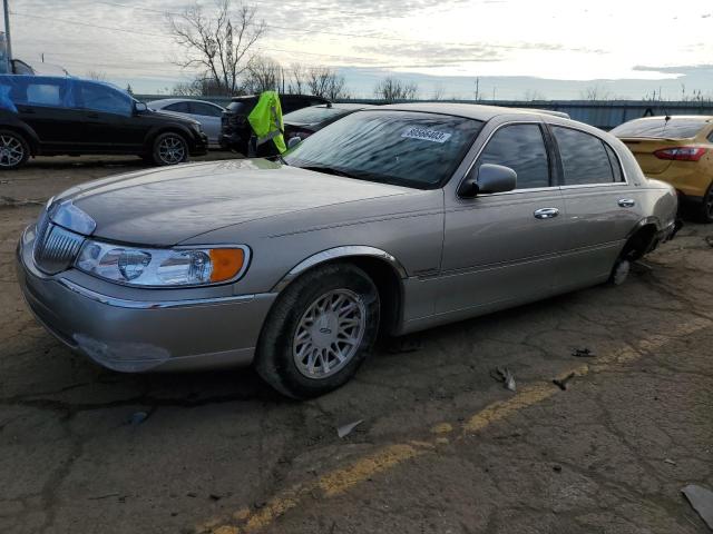 Obraz 1 z 1999 LINCOLN TOWN CAR SIGNATURE 1999 z VIN 1LNHM82W4XY619196