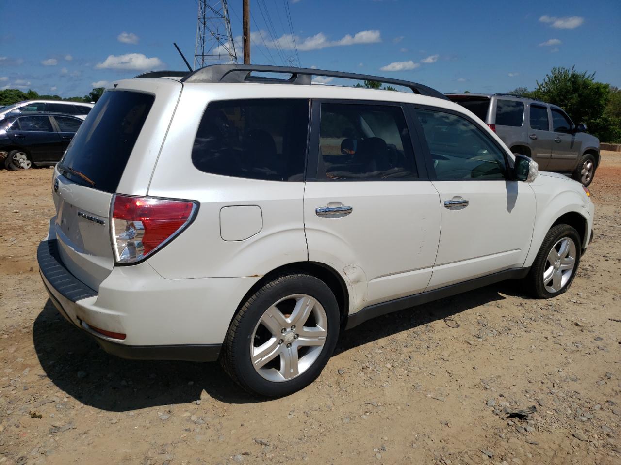 Image 3 of 2009 SUBARU FORESTER 2.5X PREMIUM 2009 with VIN JF2SH63639H753803