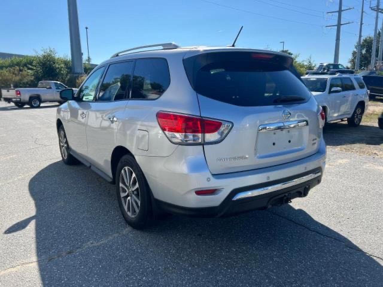 Image 3 of 2014 NISSAN PATHFINDER S 2014 with VIN 5N1AR2MM9EC663975