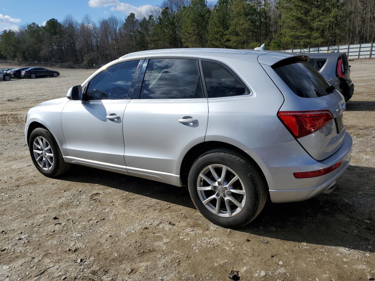 Obraz 2 z 2010 AUDI Q5 PREMIUM PLUS 2010 z VIN WA1LKAFP0AA075787