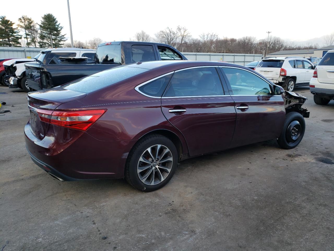 Image 3 of 2016 TOYOTA AVALON XLE 2016 with VIN 4T1BK1EB9GU223154
