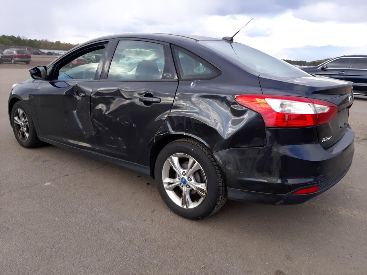 Image 2 of 2013 FORD FOCUS SE 2013 with VIN 1FADP3F22DL240068