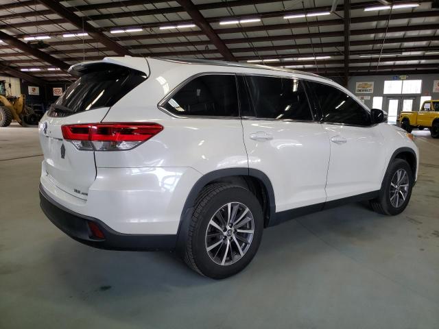 Изображение 3 2019 TOYOTA HIGHLANDER SE 2019 с VIN 5TDJZRFH8KS609722