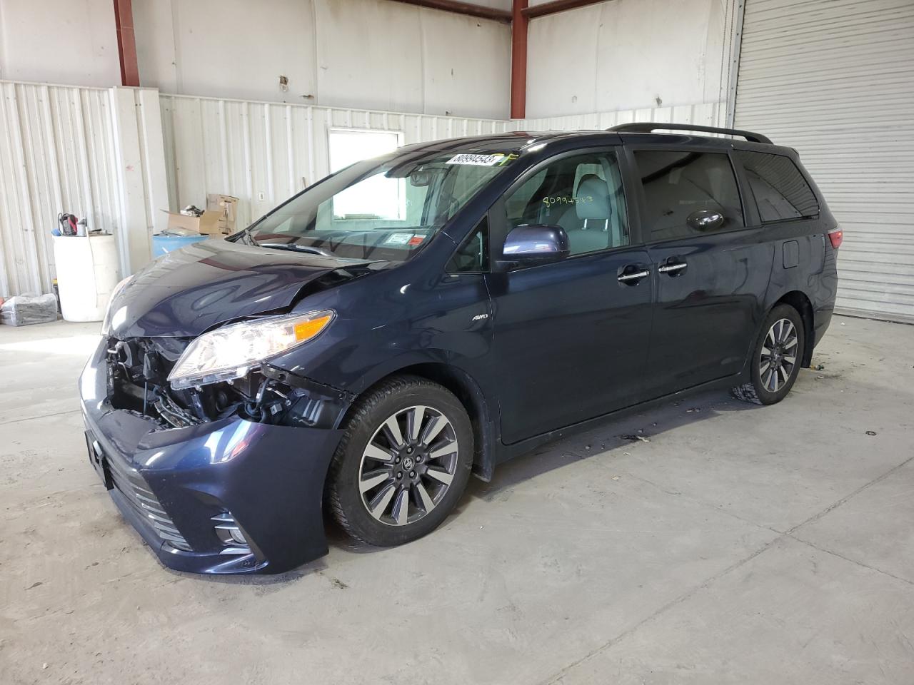 Image 1 of 2018 TOYOTA SIENNA XLE 2018 with VIN 5TDDZ3DC8JS202578