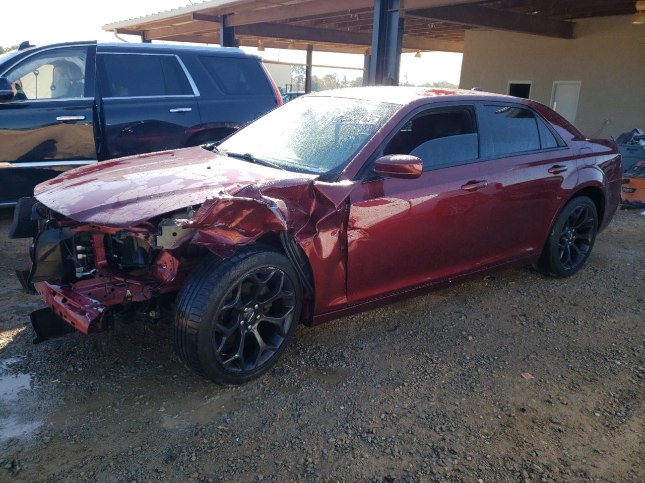 Image 1 of Chrysler 300 S 2019 with VIN 2C3CCABG9KH628582