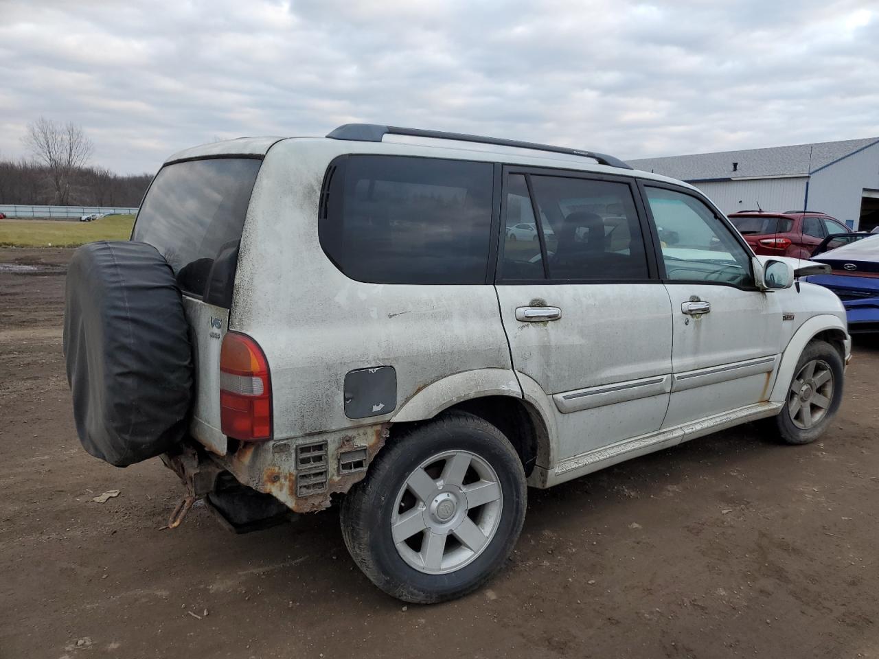 Image 3 of 2002 SUZUKI XL7 PLUS 2002 with VIN JS3TX92V024107956