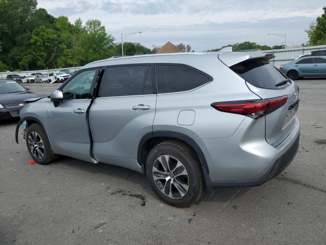 Obraz 2 z 2021 TOYOTA HIGHLANDER XLE 2021 z VIN 5TDGZRBH5MS160633
