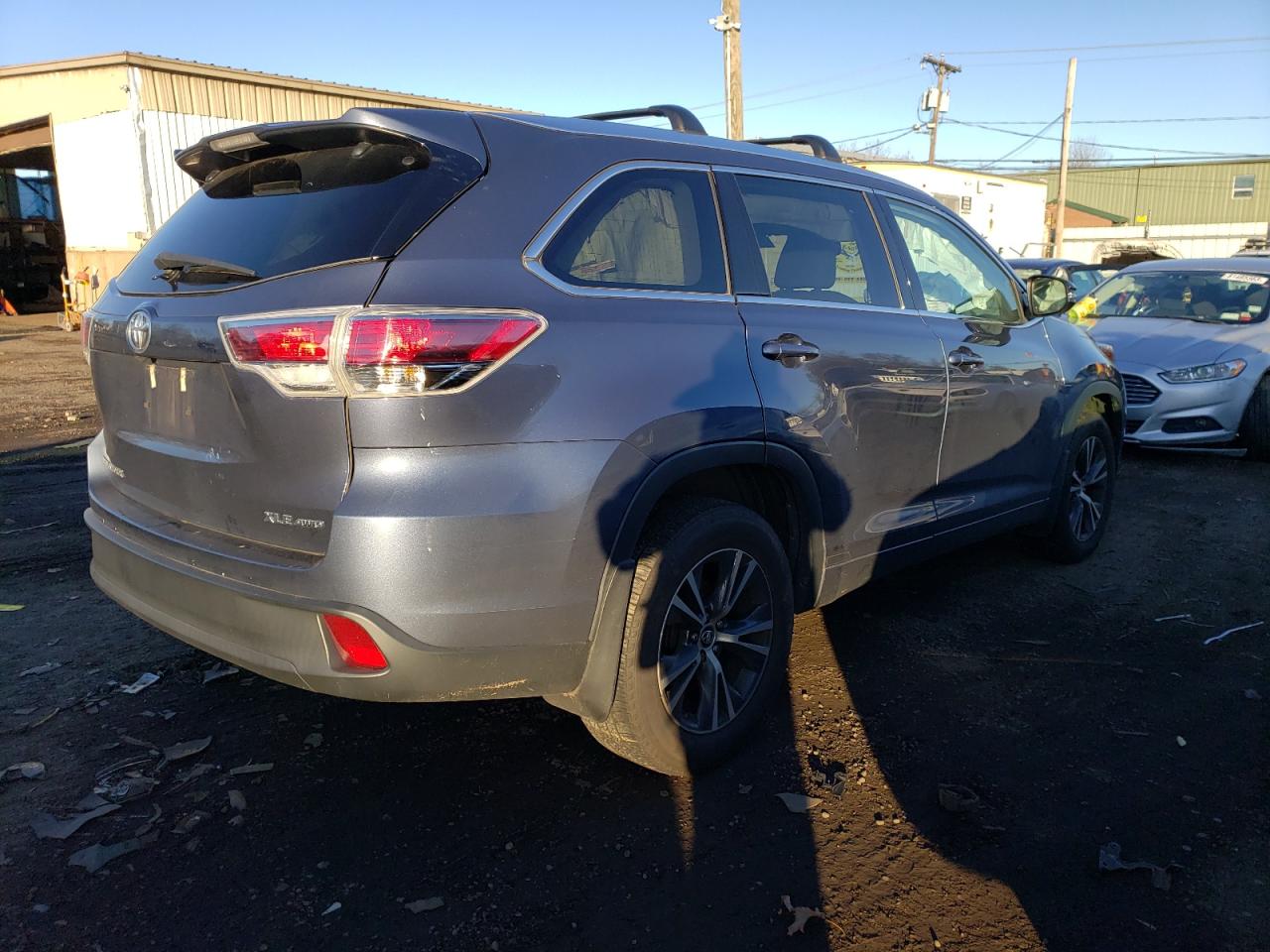 Obraz 3 z 2016 TOYOTA HIGHLANDER XLE 2016 z VIN 5TDJKRFH2GS265168