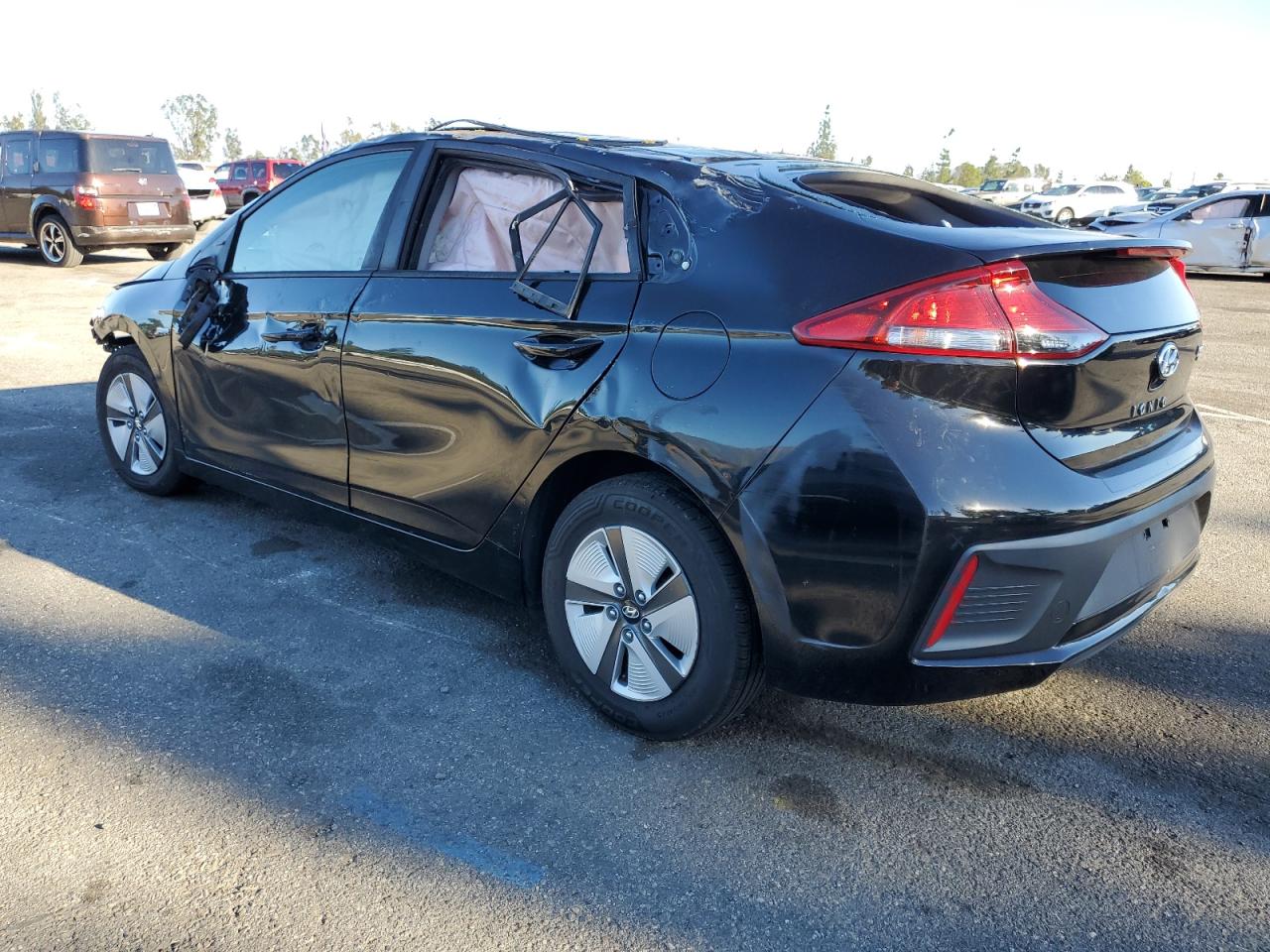 Image 2 of 2017 HYUNDAI IONIQ BLUE 2017 with VIN KMHC65LC4HU024543