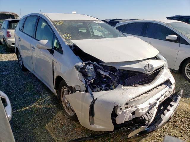 2017 TOYOTA PRIUS V  2017 image