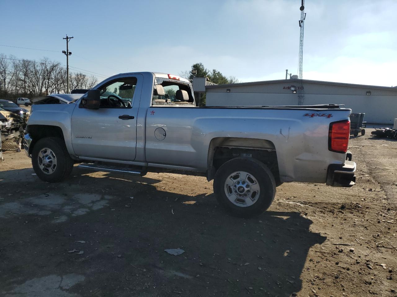 Image 2 of 2015 CHEVROLET SILVERADO K2500 HEAVY DUTY 2015 with VIN 1GC0KUEG0FZ557275