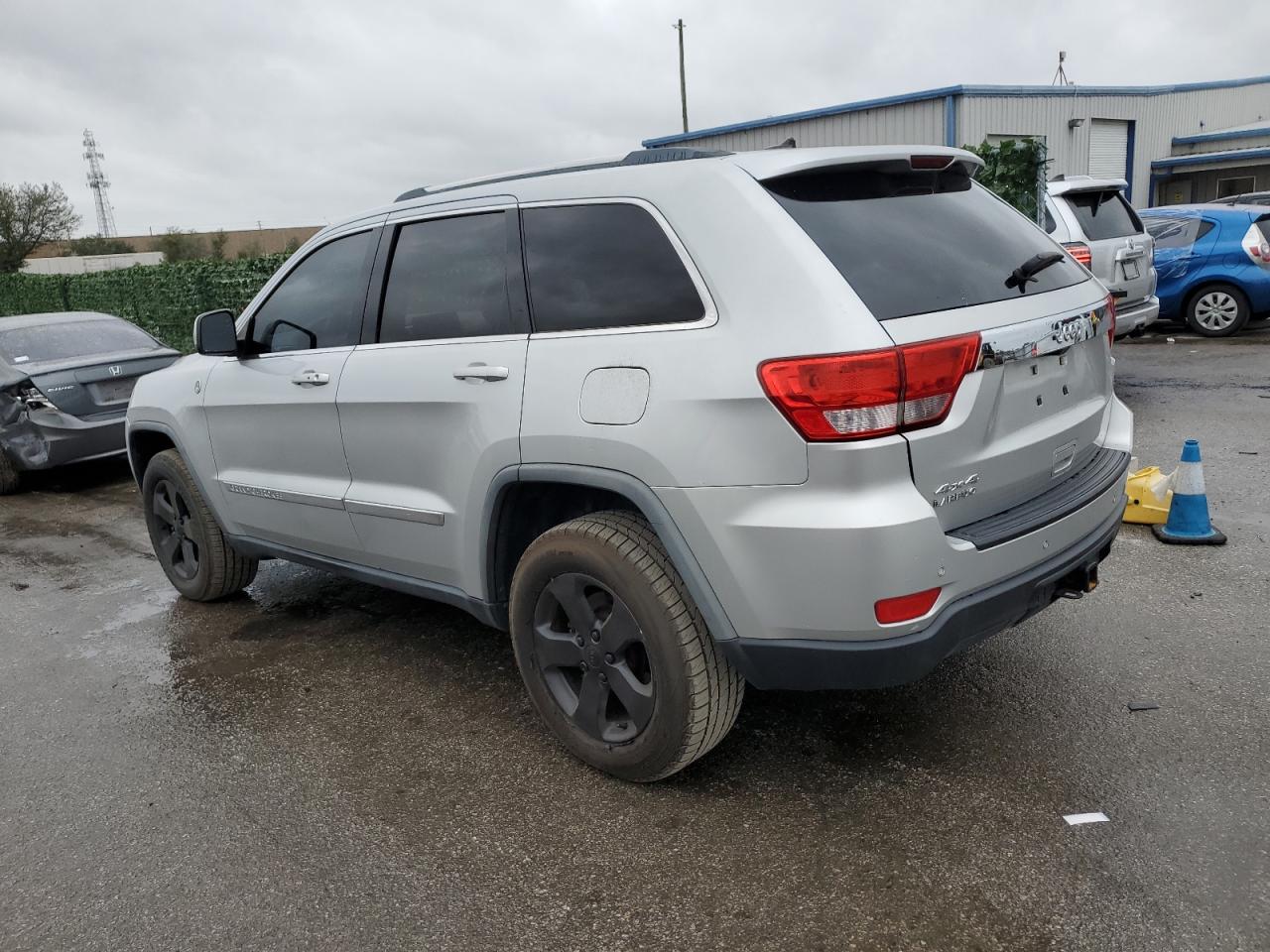 Image 2 of 2011 JEEP GRAND CHEROKEE LAREDO 2011 with VIN 1J4RR4GG6BC501834