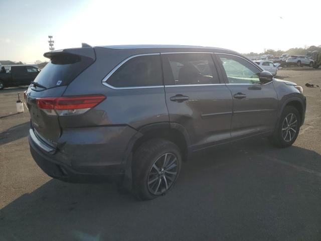 Image 3 of 2017 TOYOTA HIGHLANDER SE 2017 with VIN 5TDJZRFH4HS416251