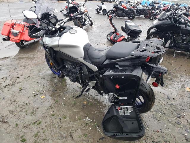 Obraz 3 z 2022 YAMAHA MTT09 GT 2022 z VIN JYARN74E2NA000862