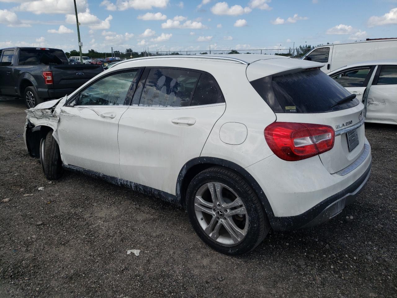 Image 2 of 2019 MERCEDES-BENZ GLA 250 2019 with VIN WDCTG4EB5KU014931