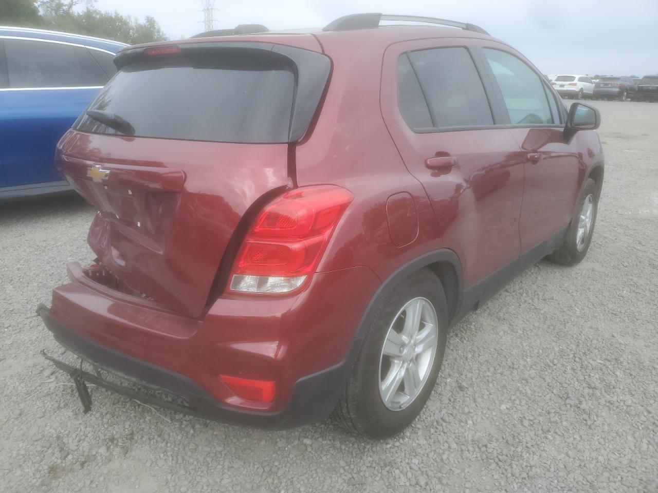 Image 3 of 2022 CHEVROLET TRAX 1LT 2022 with VIN KL7CJLSM3NB569266