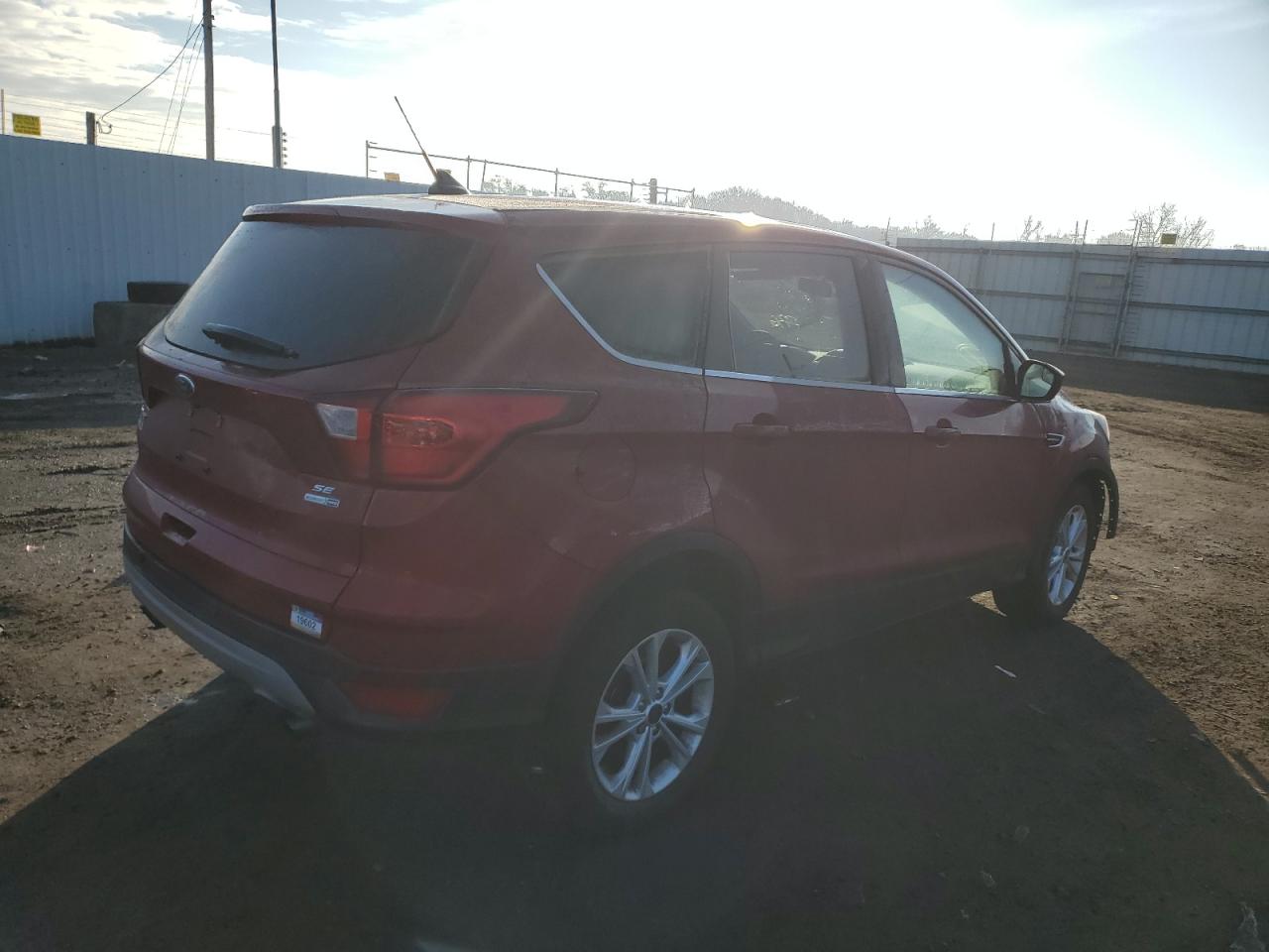 Изображение 3 2019 FORD ESCAPE SE 2019 с VIN 1FMCU9GD7KUC09256