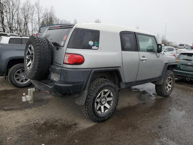 Obraz 3 z 2010 TOYOTA FJ CRUISER  2010 z VIN JTEBU4BF9AK090692