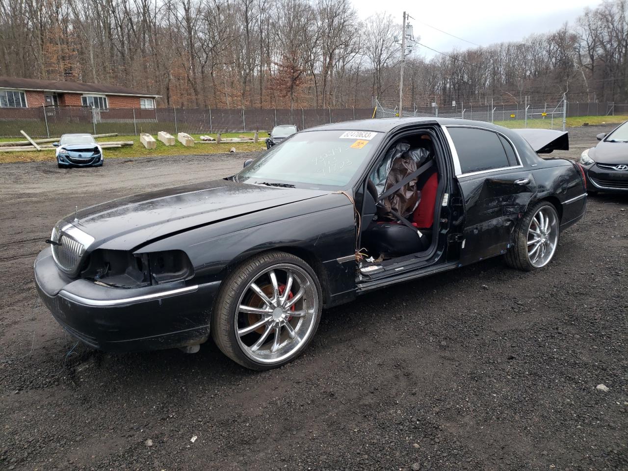 2004 LINCOLN TOWN CAR EXECUTIVE 2004 image