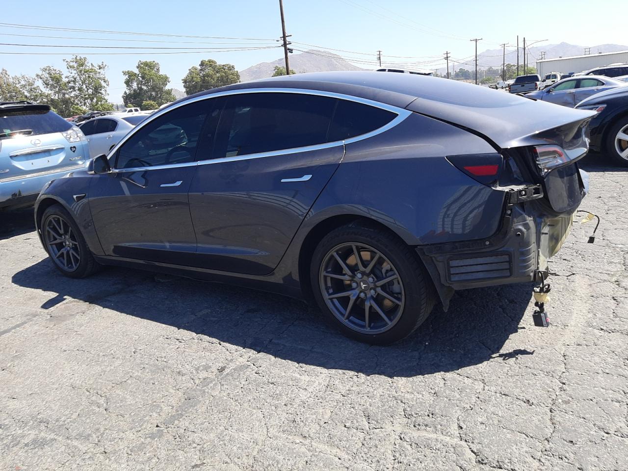 Obraz 2 z 2018 TESLA MODEL 3  2018 z VIN 5YJ3E1EA6JF158268