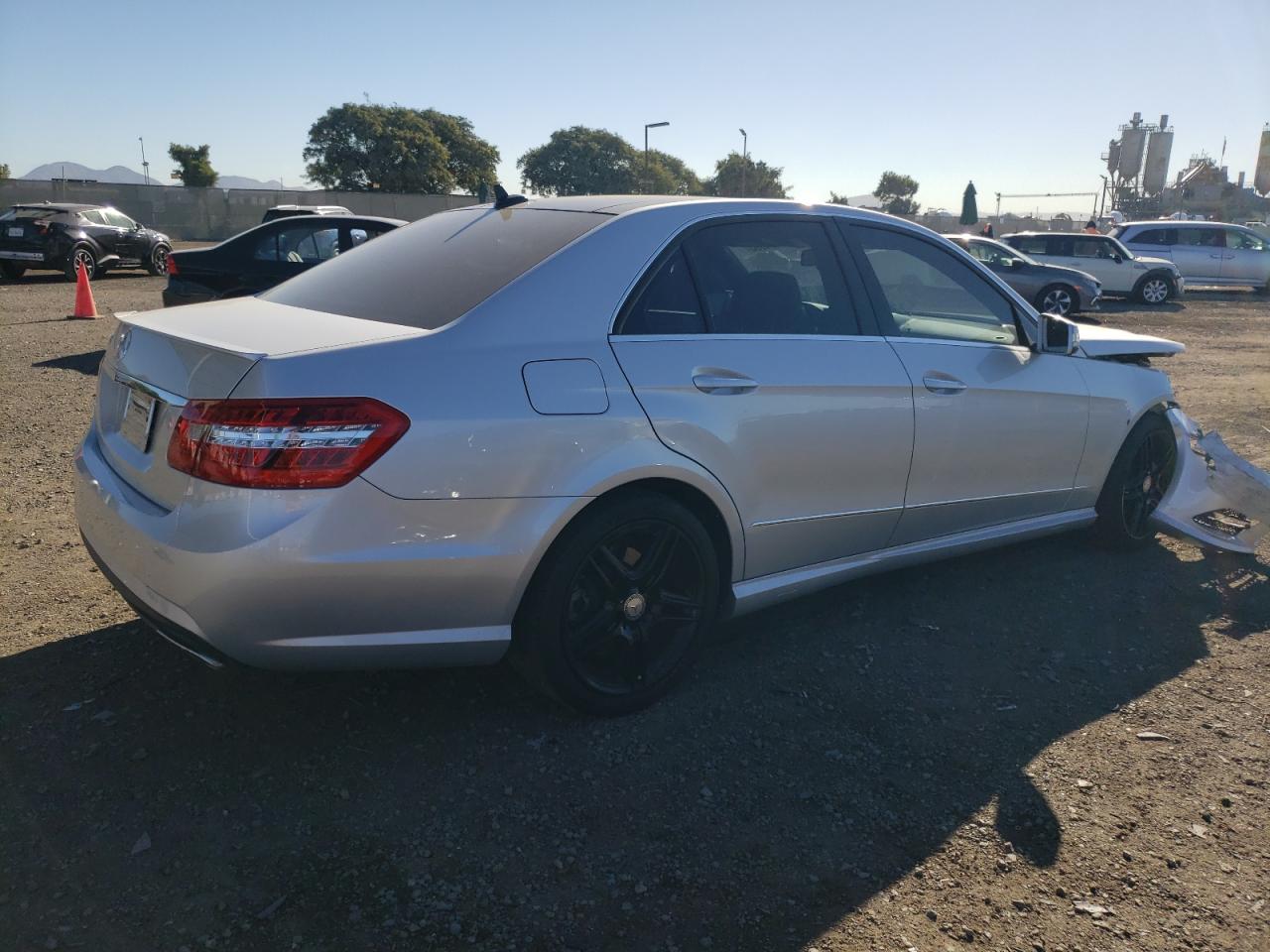 Obraz 3 z 2013 MERCEDES-BENZ E 350 2013 z VIN WDDHF5KB0DA728307
