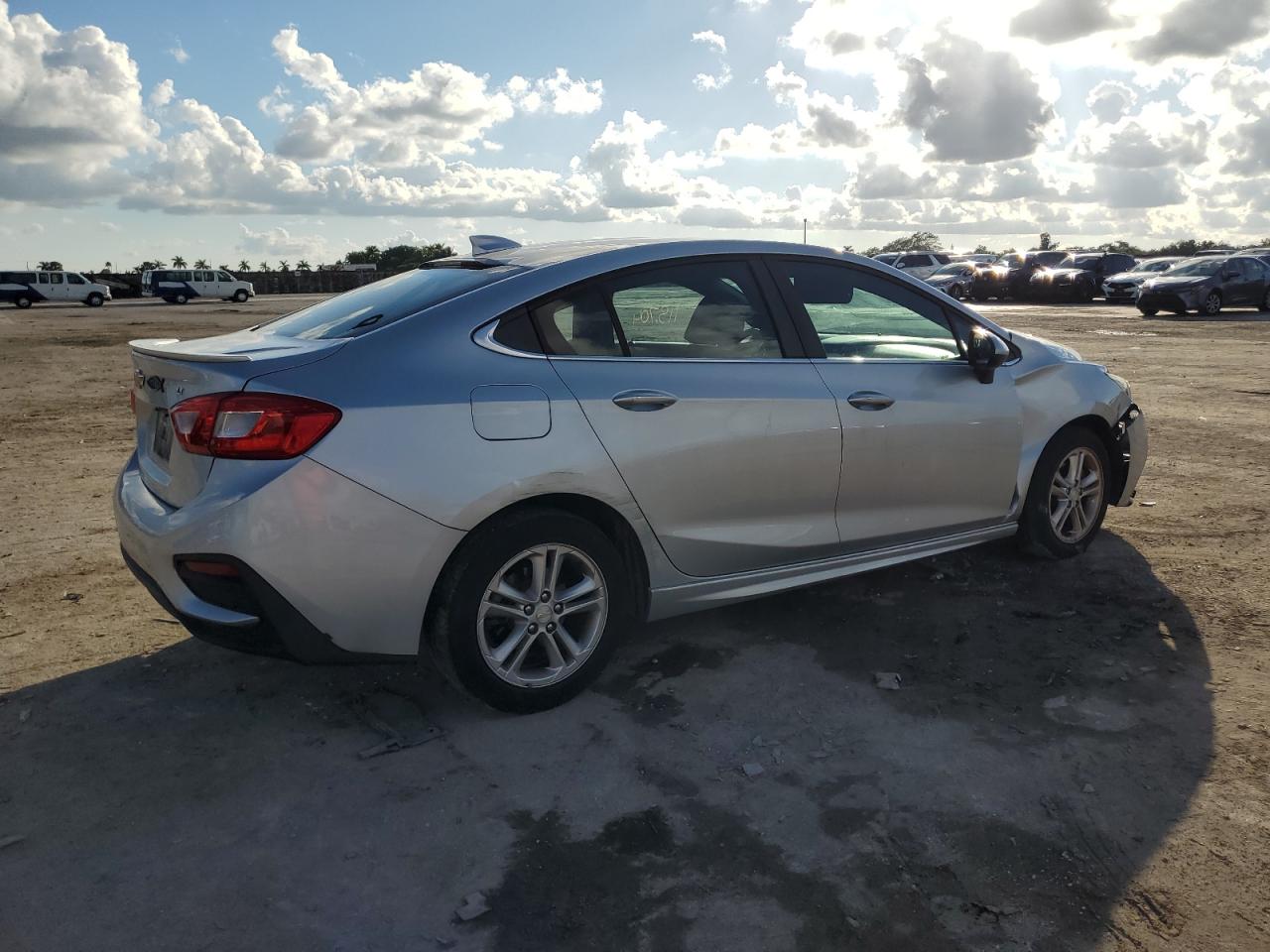 Obraz 3 z 2017 CHEVROLET CRUZE LT 2017 z VIN 1G1BE5SM8H7261587