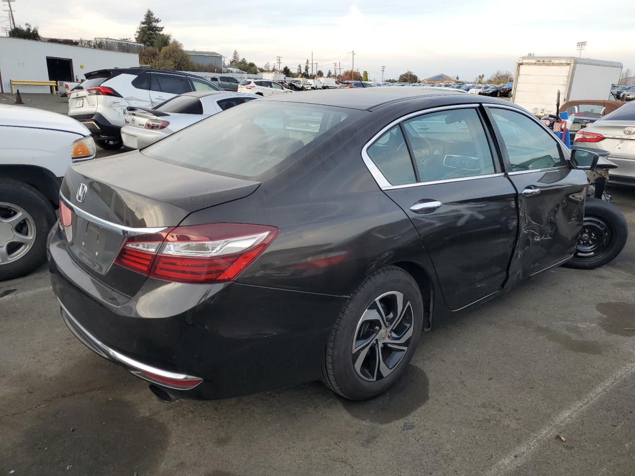 Obraz 3 z 2017 HONDA ACCORD LX 2017 z VIN 1HGCR2F36HA254304