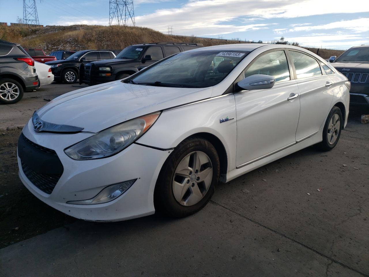 Image 1 of 2011 HYUNDAI SONATA HYBRID 2011 with VIN KMHEC4A46BA005704