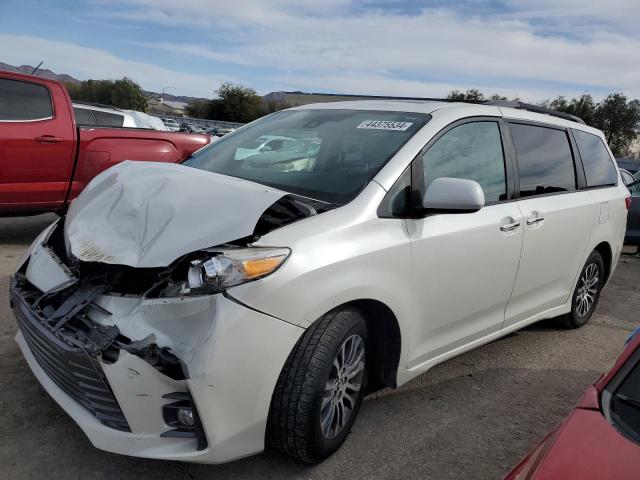2018 TOYOTA SIENNA XLE 2018 image