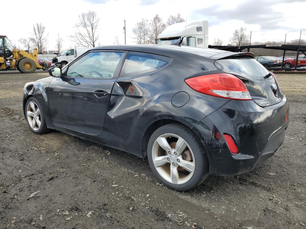 Изображение 2 2015 HYUNDAI VELOSTER  2015 с VIN KMHTC6AD4FU232882