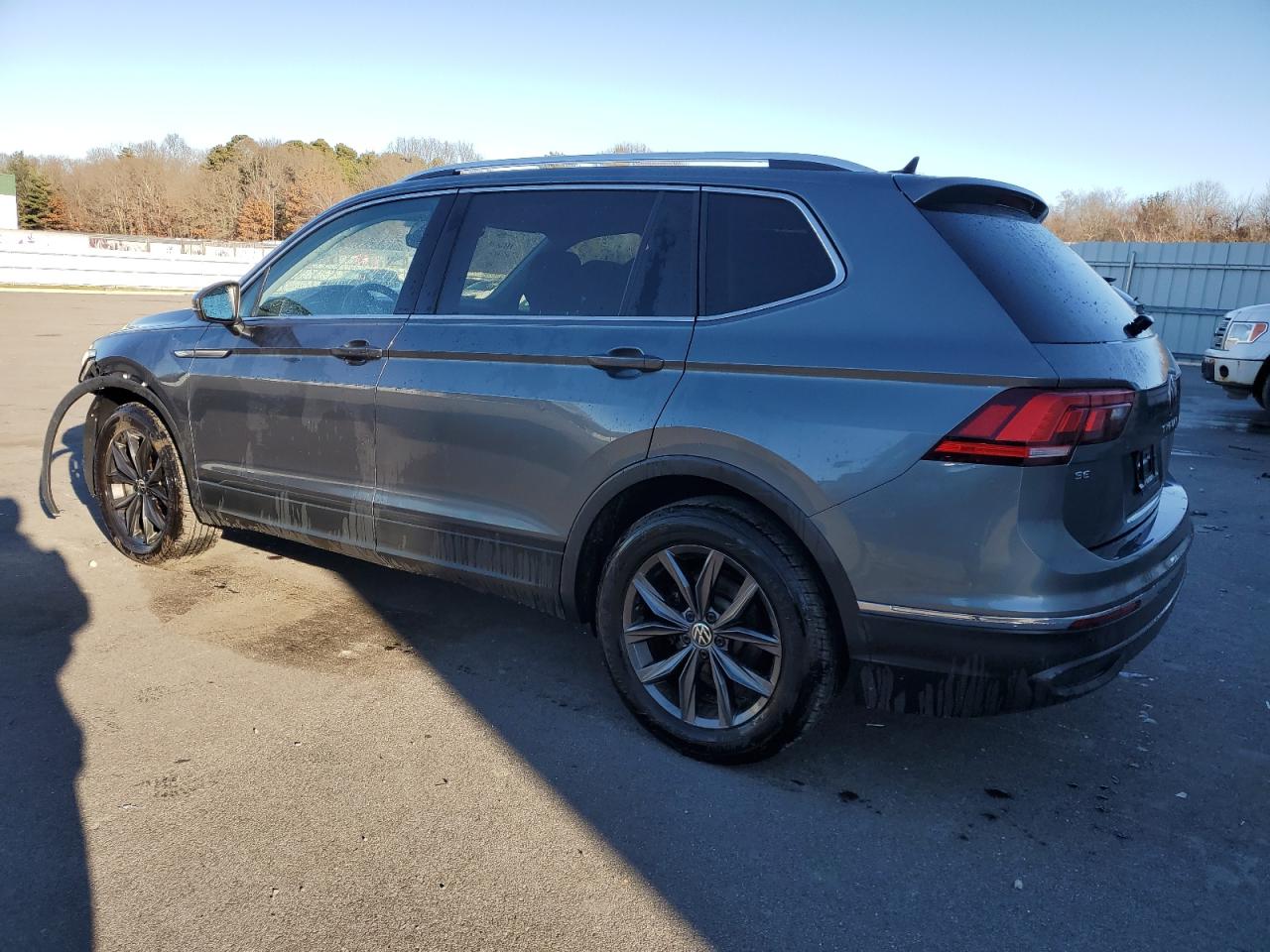 Image 2 of 2023 VOLKSWAGEN TIGUAN SE 2023 with VIN 3VVNB7AX0PM014851