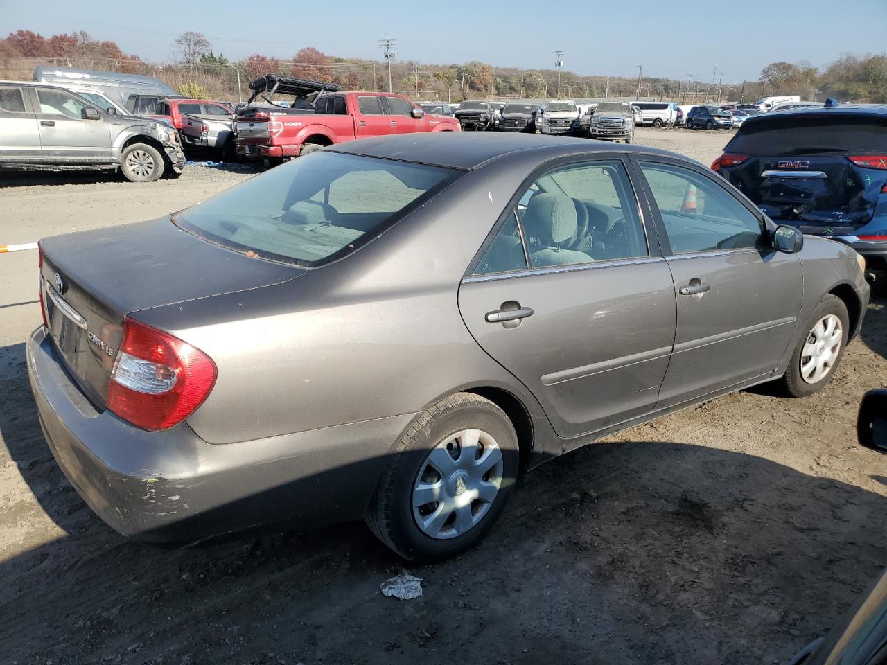 Obraz 3 z 2004 TOYOTA CAMRY LE 2004 z VIN 4T1BE30K44U883818