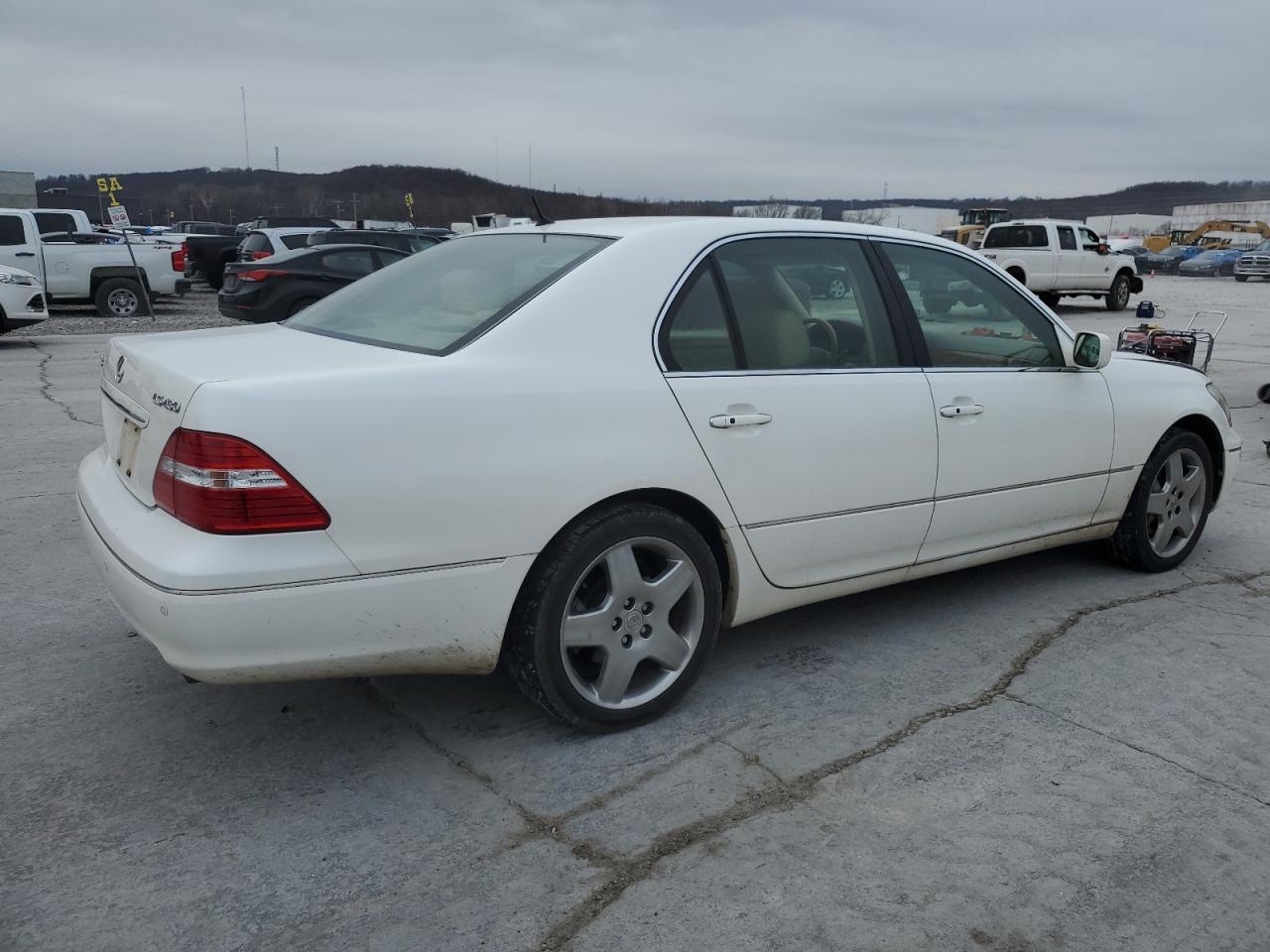 Image 3 of 2005 LEXUS LS 430 2005 with VIN JTHBN36F555018395