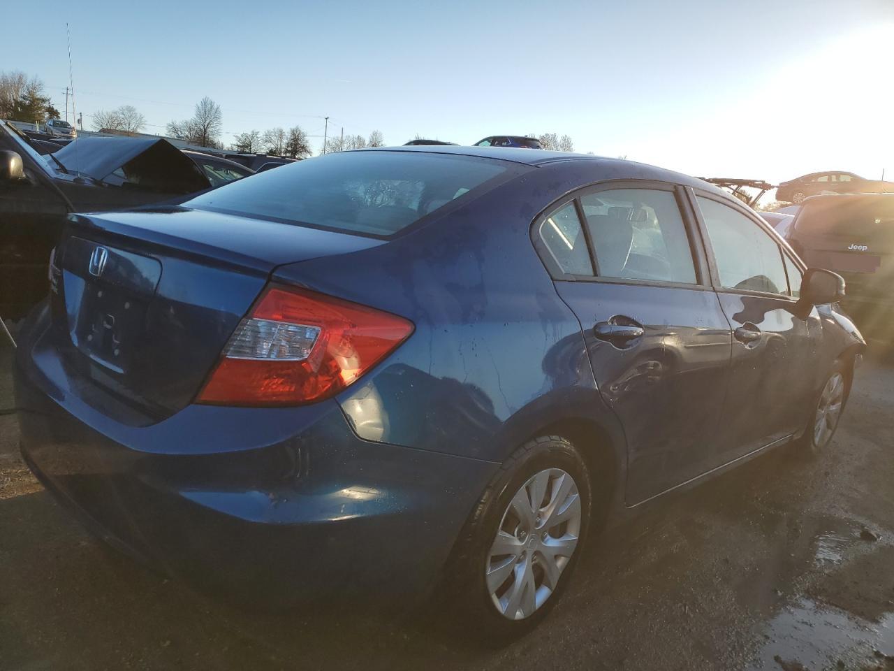 Obraz 3 z 2012 HONDA CIVIC LX 2012 z VIN 2HGFB2F56CH501558