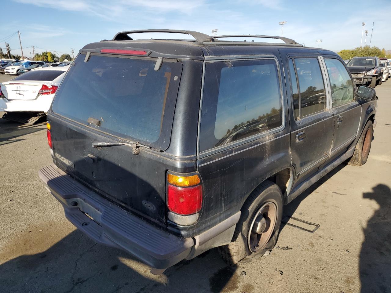 Image 3 of 1997 FORD EXPLORER  1997 with VIN 1FMDU34E6VZB24396