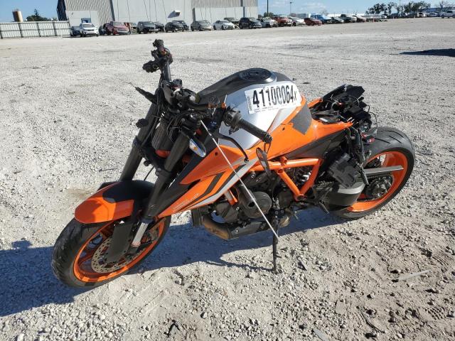 Image 2 of 2022 KTM 1290 SUPER DUKE R 2022 with VIN VBKV39407NM955680