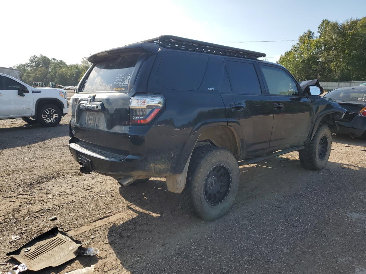 Изображение 3 Toyota 4Runner Sr5/Sr5 Premium 2017 с VIN JTEBU5JR3H5482108