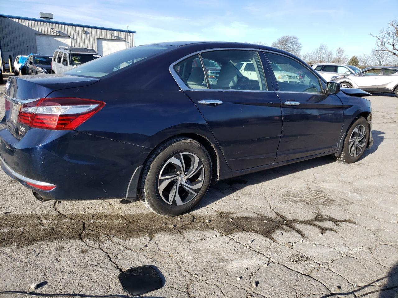 Изображение 3 2016 HONDA ACCORD LX 2016 с VIN 1HGCR2F37GA002043