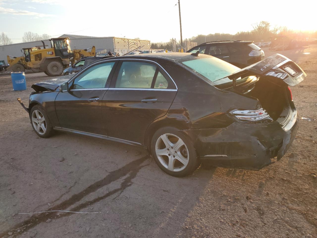 Obraz 2 z 2014 MERCEDES-BENZ E 350 4MATIC 2014 z VIN WDDHF8JB3EA955785