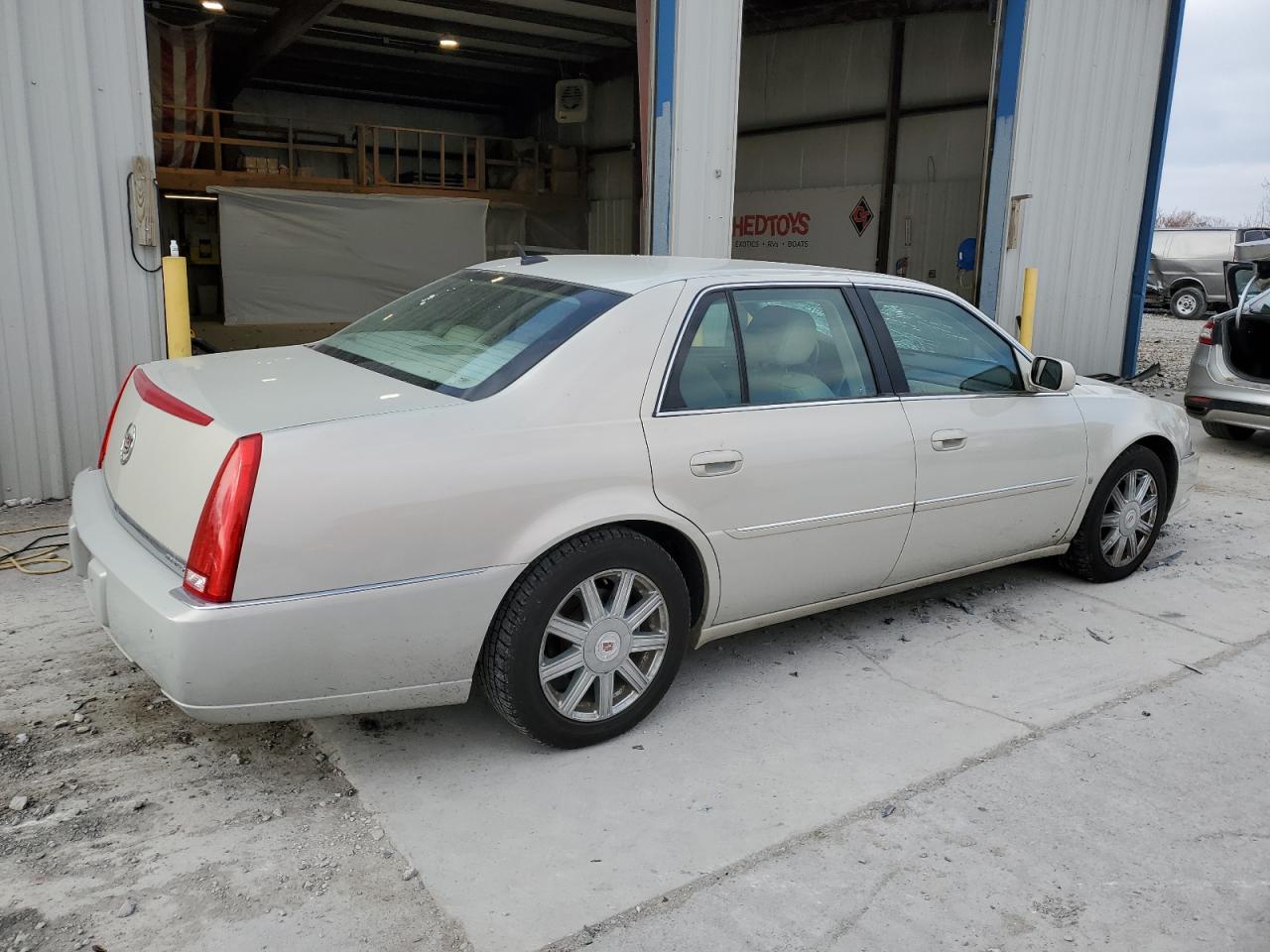 Obraz 3 z 2007 CADILLAC DTS  2007 z VIN 1G6KD57Y37U217263