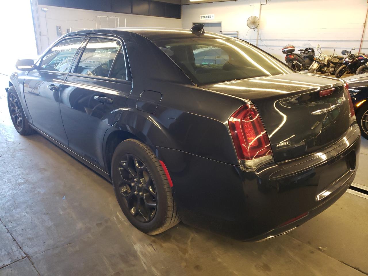 Image 3 of 2019 CHRYSLER 300 TOURING 2019 with VIN 2C3CCARG2KH511612