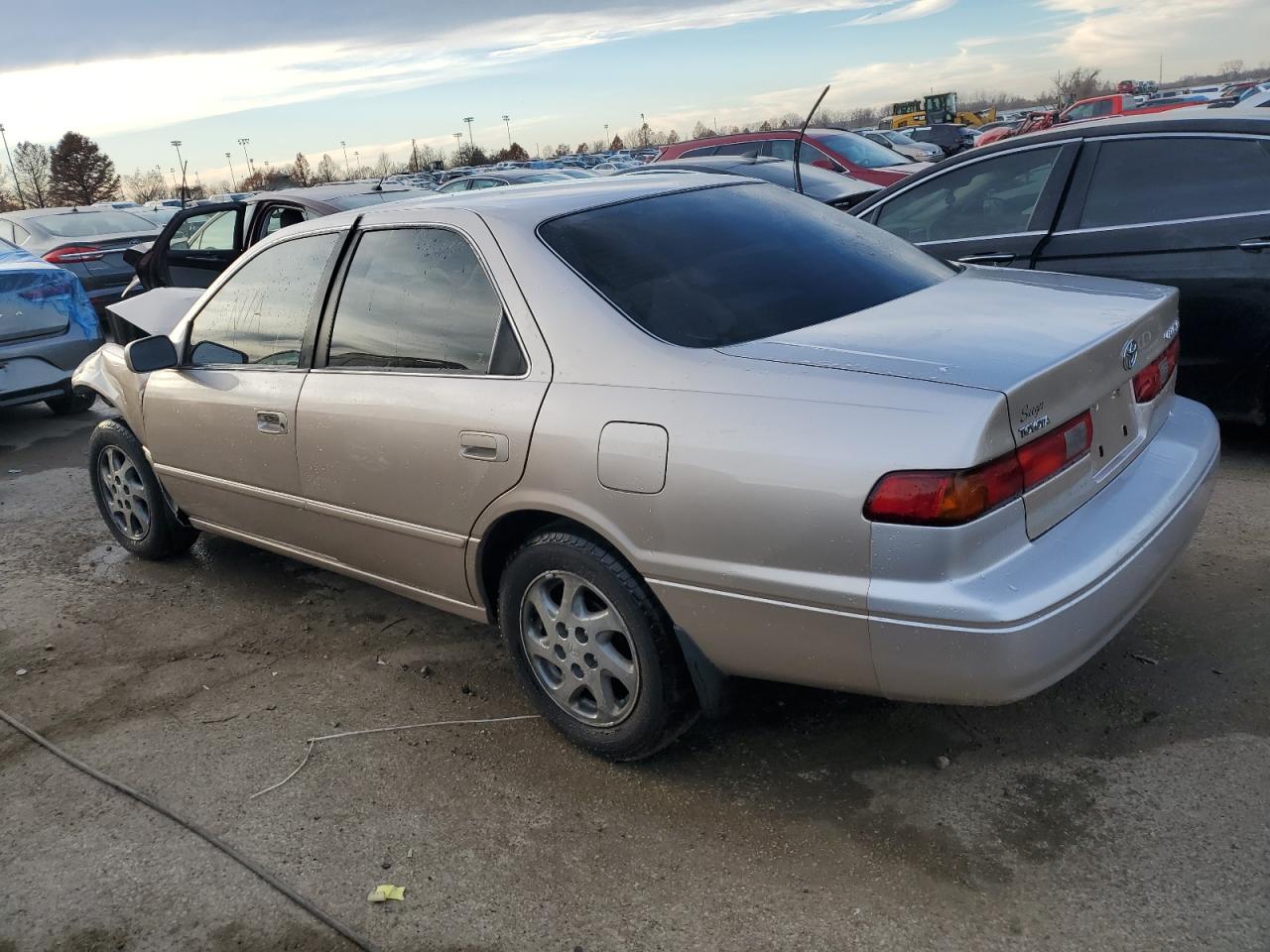 Image 2 of 1997 TOYOTA CAMRY CE 1997 with VIN 4T1BG22K7VU799771