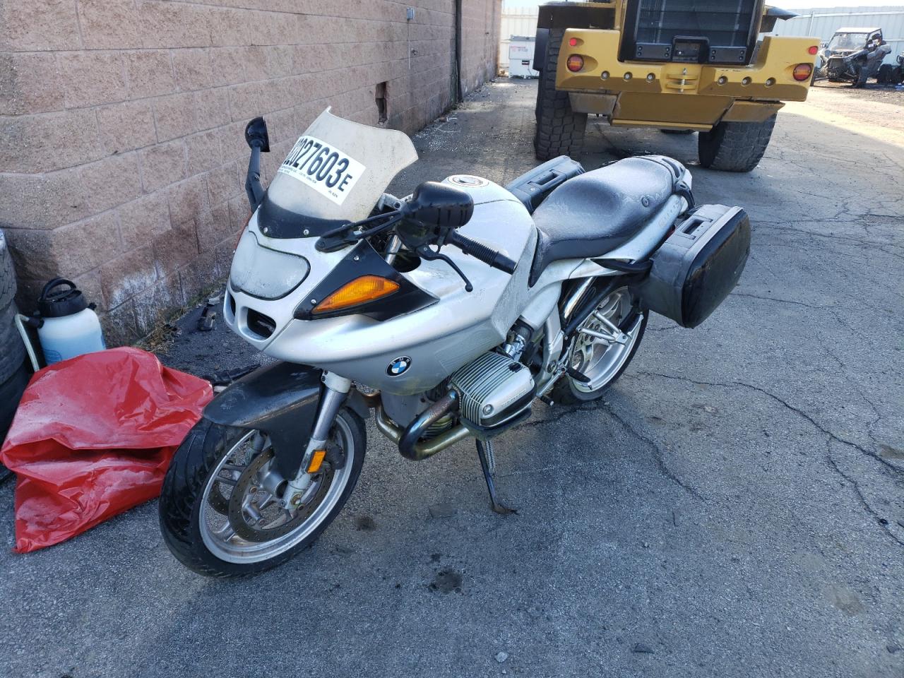 Image 2 of 2002 BMW R1100 S 2002 with VIN WB10432A72ZB52335