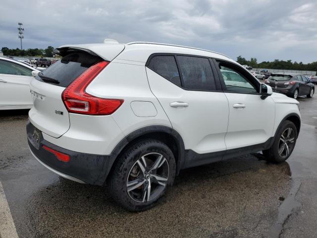 Obraz 3 z 2023 VOLVO XC40 CORE 2023 z VIN YV4L12UV3P2946293
