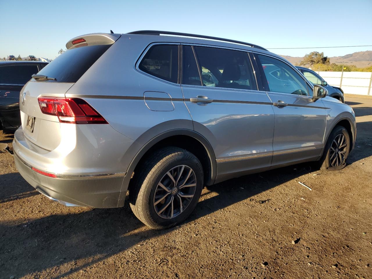 Obraz 3 z 2020 VOLKSWAGEN TIGUAN SE 2020 z VIN 3VV3B7AX0LM101120