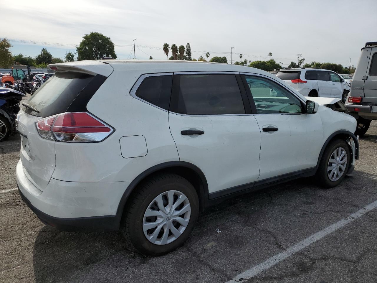 Obraz 3 z 2016 NISSAN ROGUE S 2016 z VIN 5N1AT2MT7GC800083